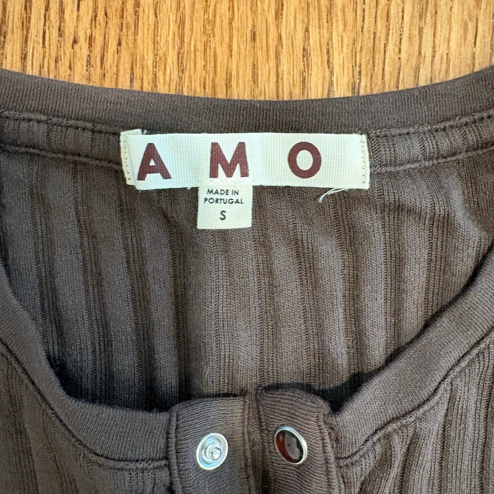 Amo Lottie Top in Mocha - Picture 3 of 3
